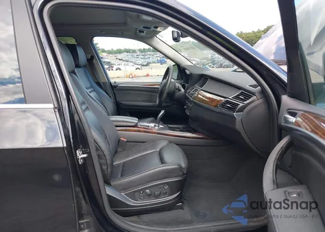 2011 BMW X5 xDrive50I z USA, uszkodzony, nr VIN 5UXZV8C55BL417015